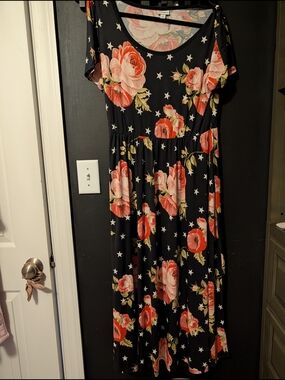 LuLaRoe XL Black Maxi Dress with Pink Floral Lining and White Star Print